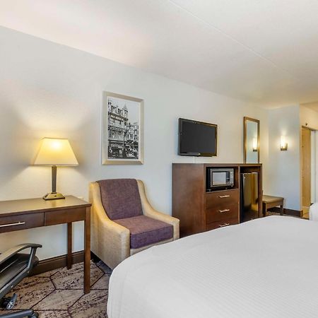 Best Western Plus Longbranch Hotel & Convention Center Cedar Rapids Dış mekan fotoğraf
