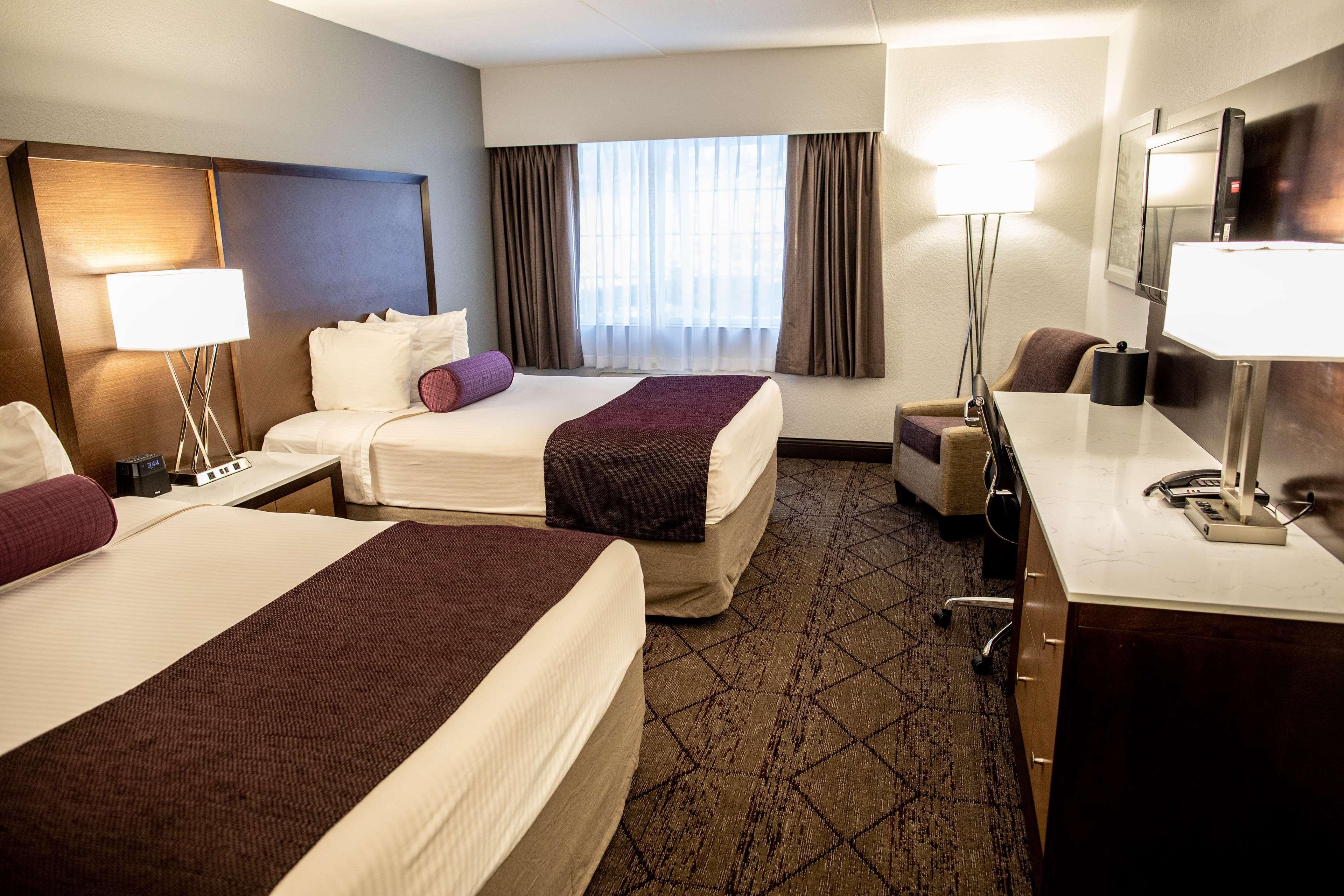 Best Western Plus Longbranch Hotel & Convention Center Cedar Rapids Dış mekan fotoğraf