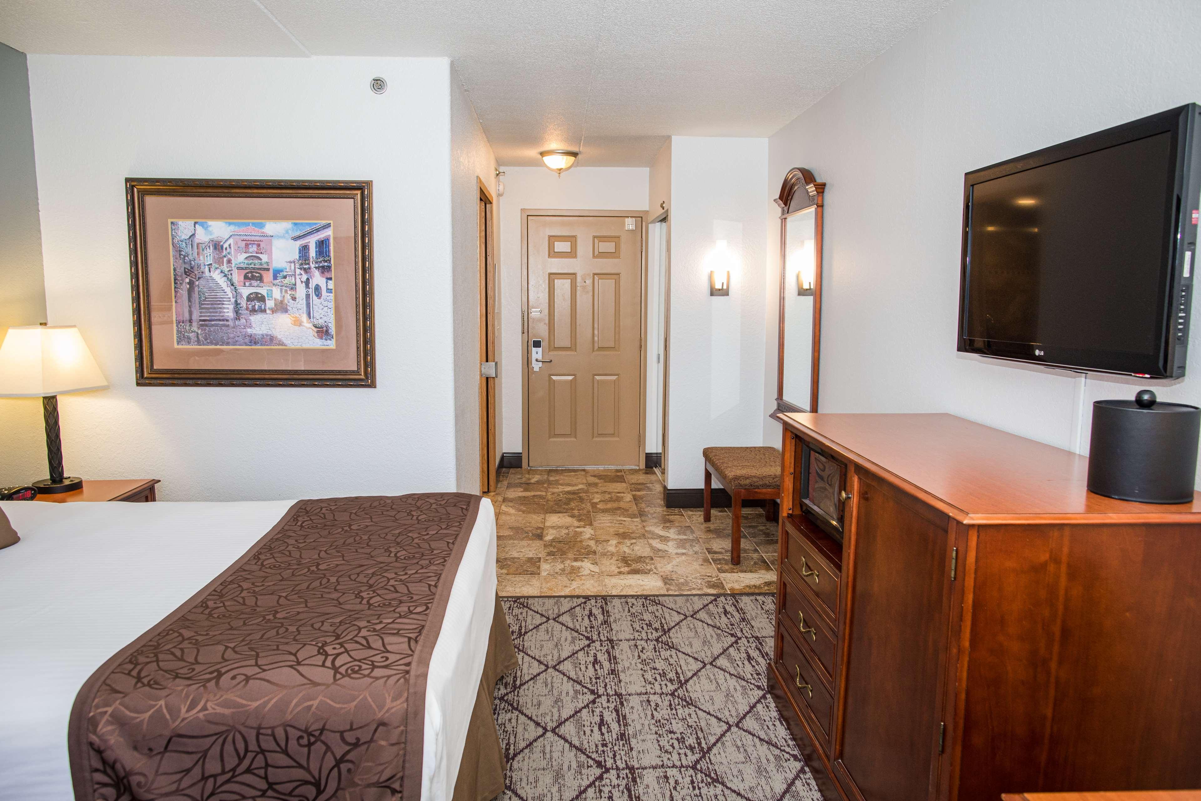 Best Western Plus Longbranch Hotel & Convention Center Cedar Rapids Dış mekan fotoğraf