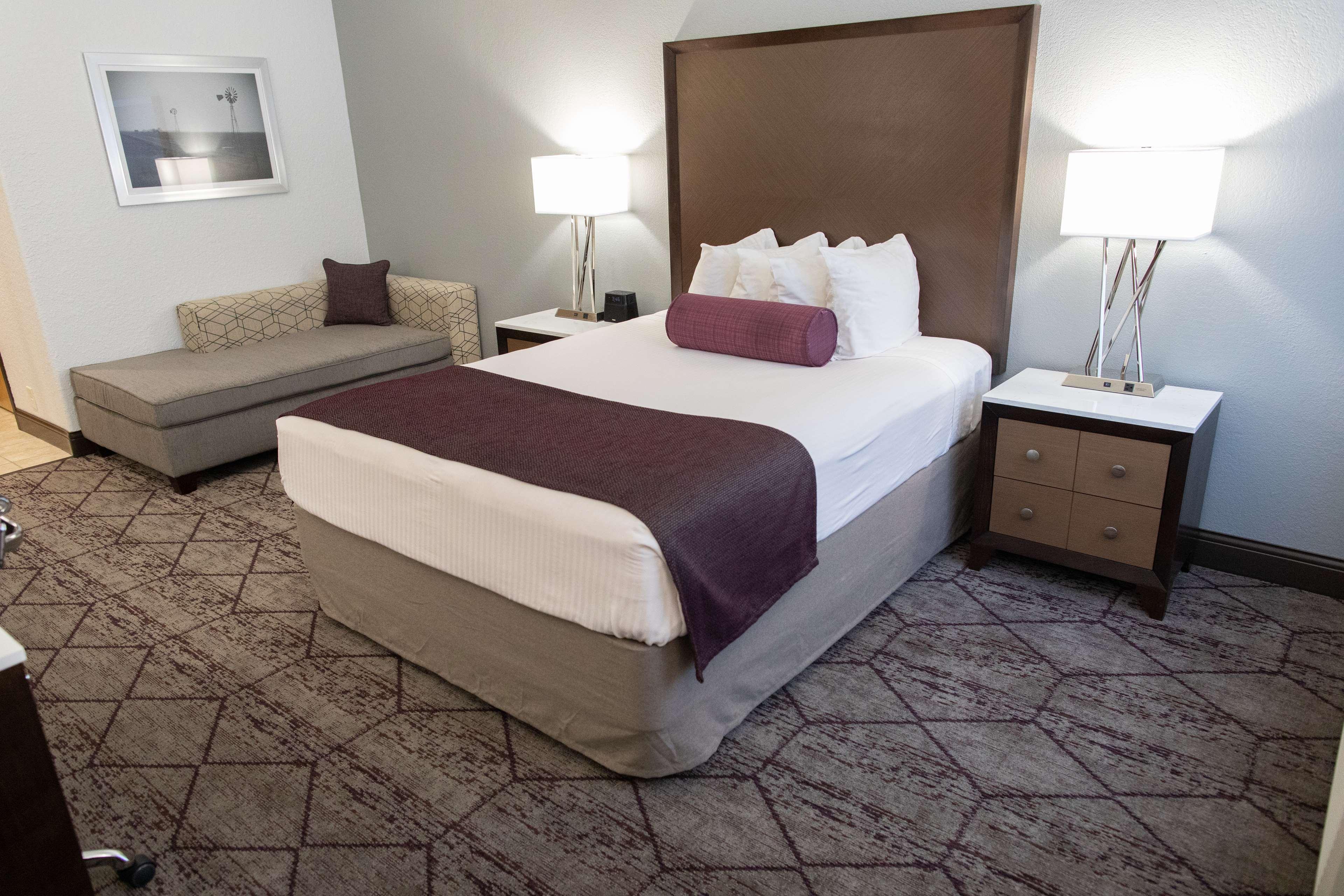 Best Western Plus Longbranch Hotel & Convention Center Cedar Rapids Dış mekan fotoğraf