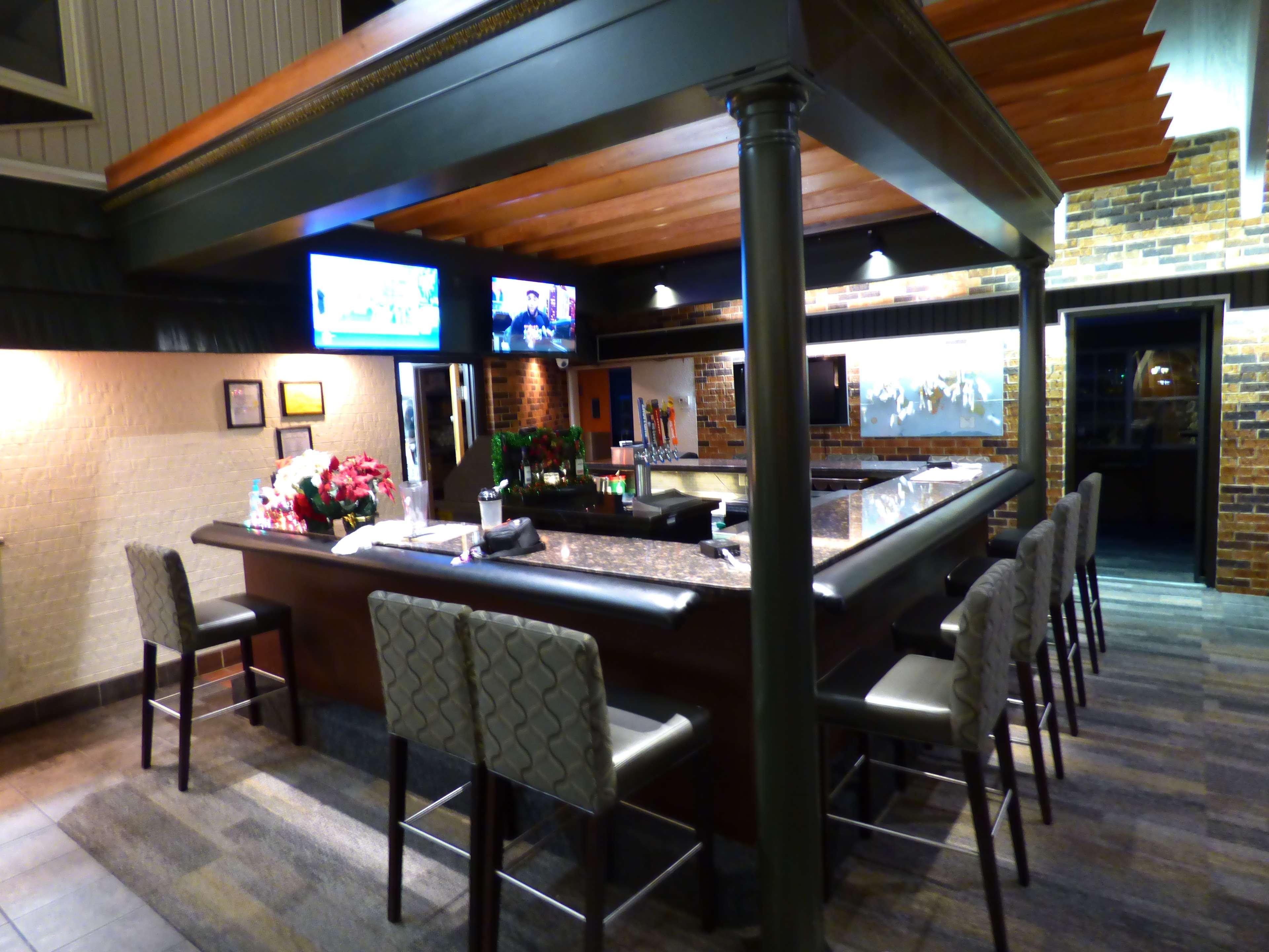 Best Western Plus Longbranch Hotel & Convention Center Cedar Rapids Dış mekan fotoğraf