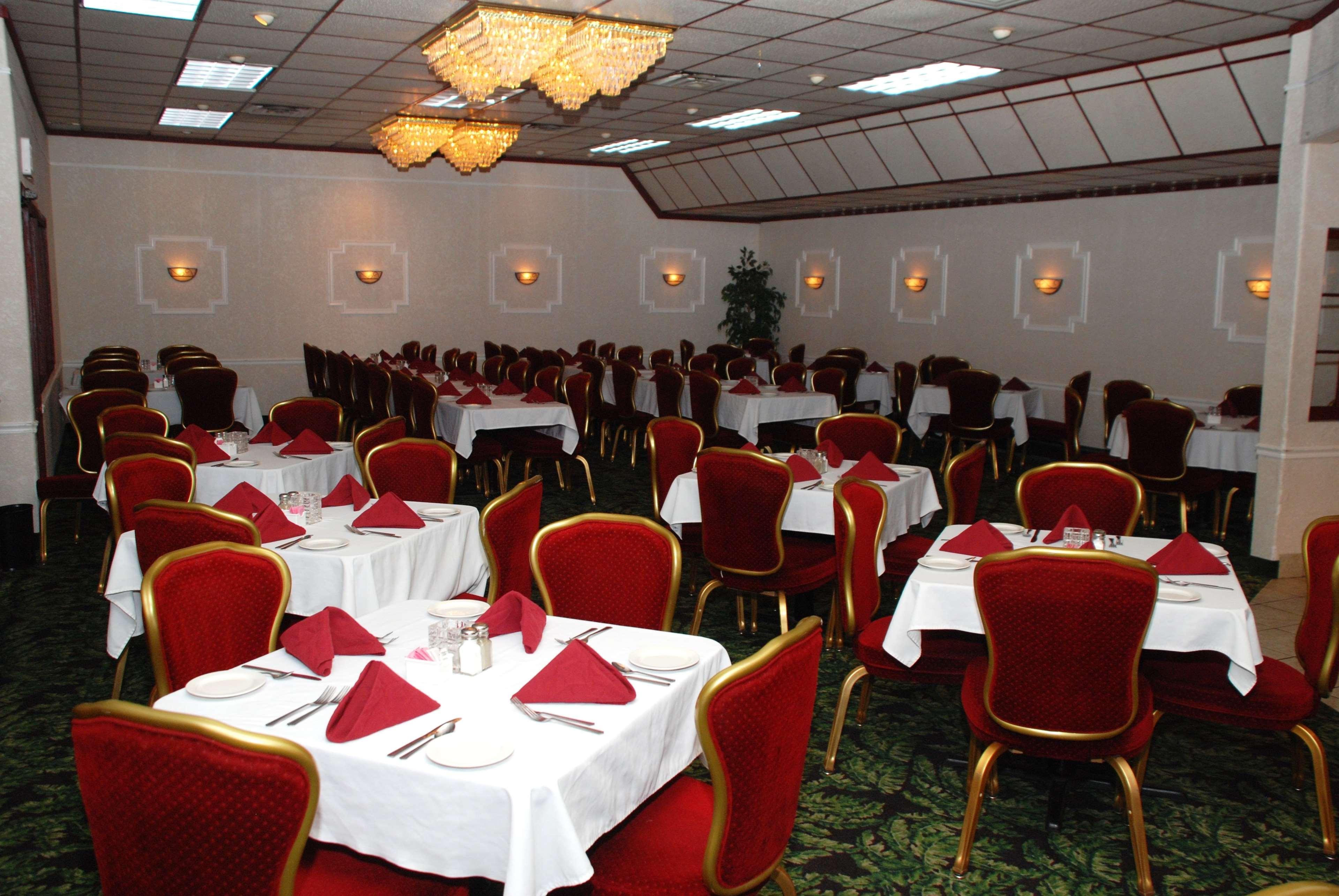 Best Western Plus Longbranch Hotel & Convention Center Cedar Rapids Dış mekan fotoğraf