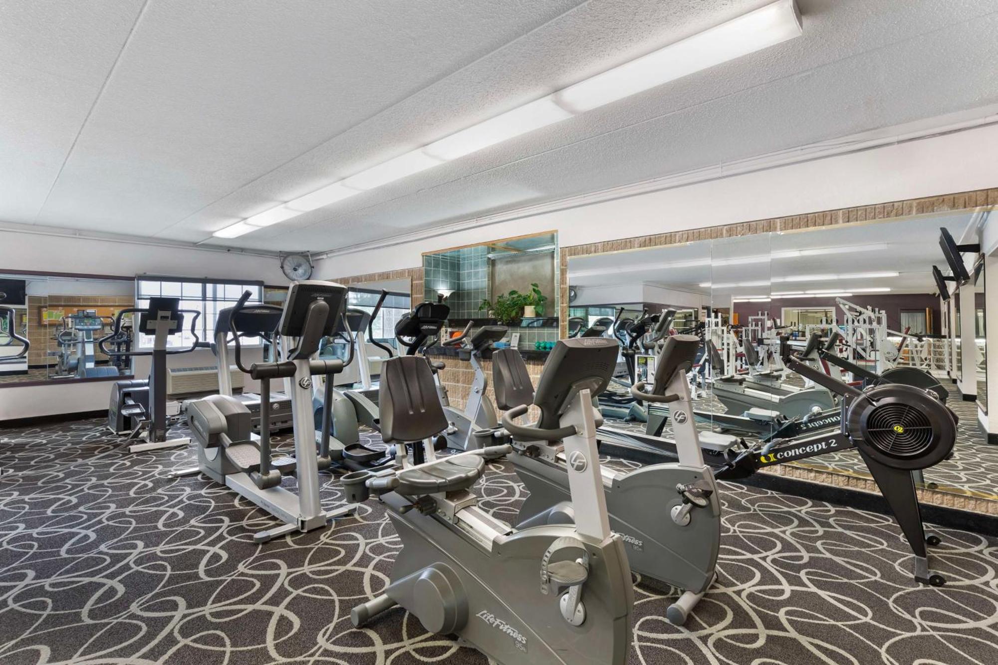 Best Western Plus Longbranch Hotel & Convention Center Cedar Rapids Dış mekan fotoğraf