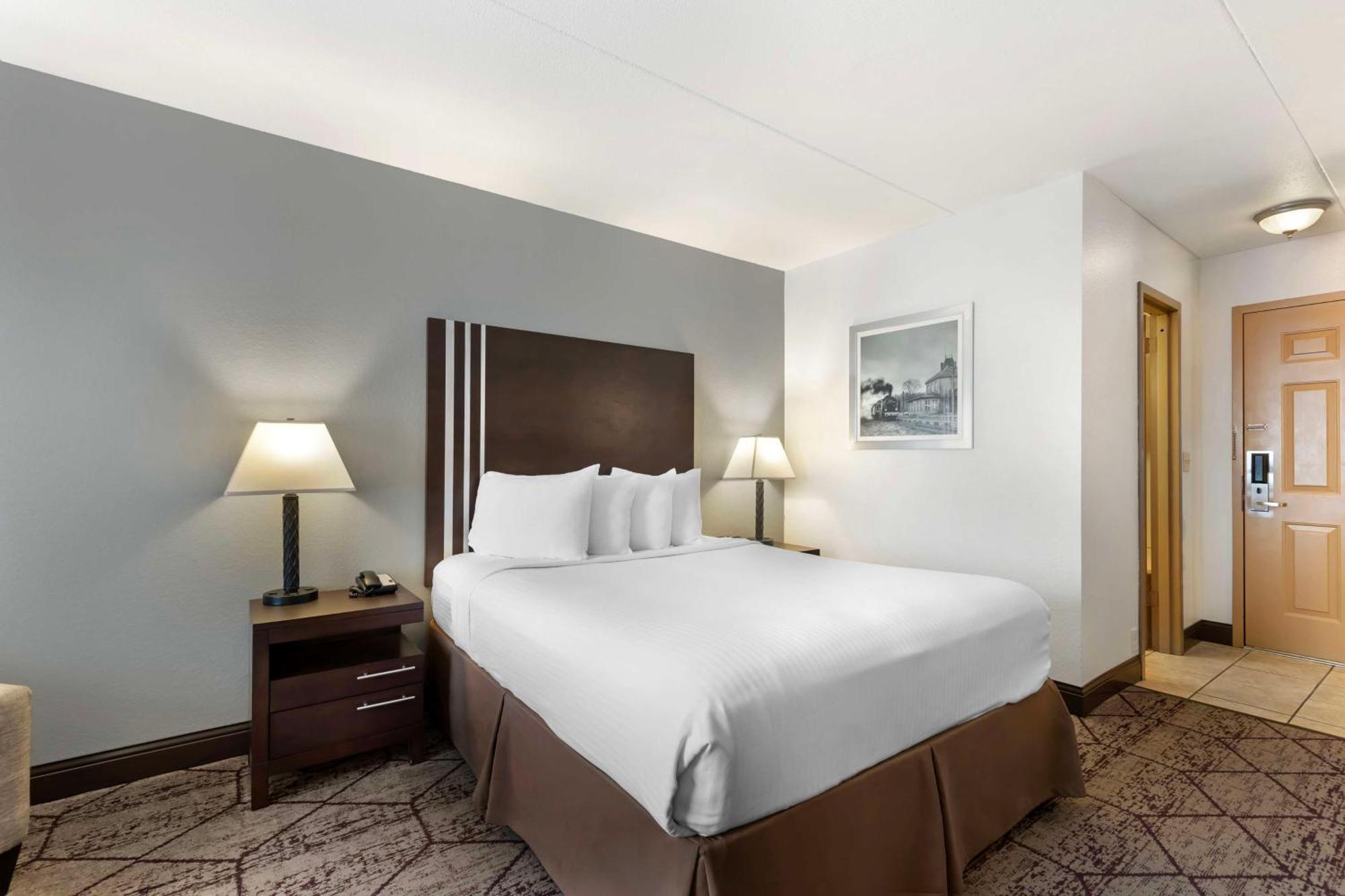 Best Western Plus Longbranch Hotel & Convention Center Cedar Rapids Dış mekan fotoğraf