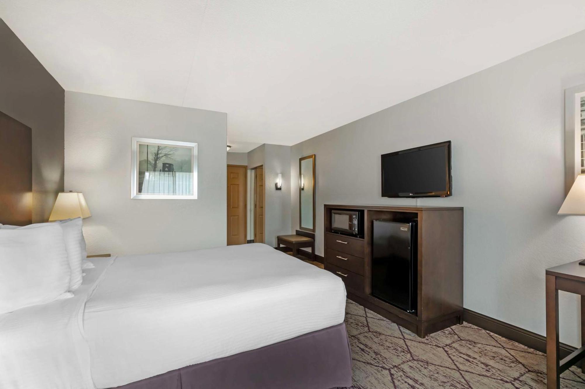 Best Western Plus Longbranch Hotel & Convention Center Cedar Rapids Dış mekan fotoğraf