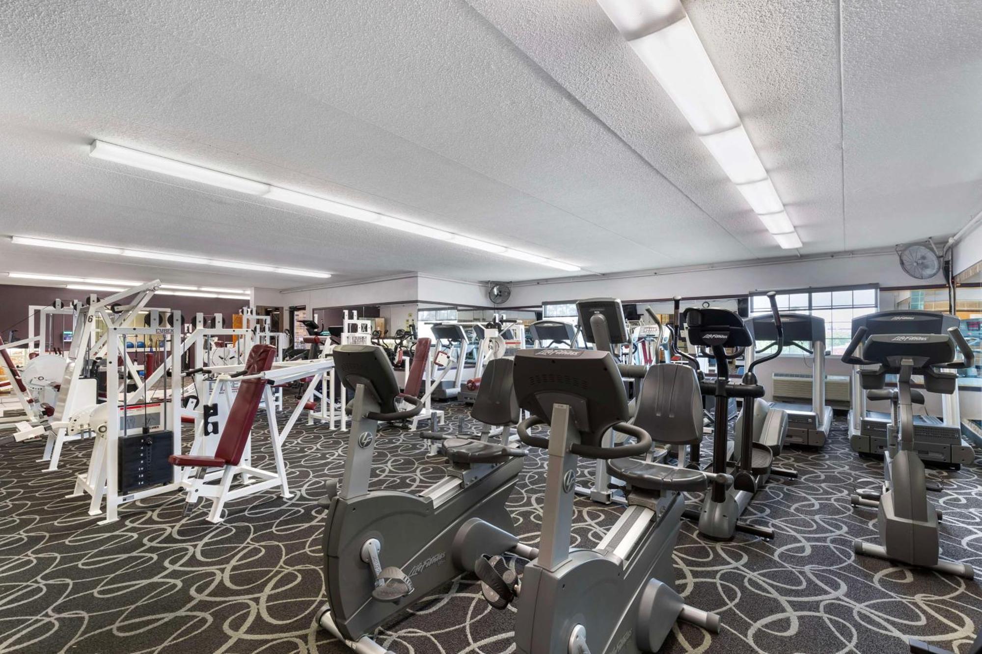Best Western Plus Longbranch Hotel & Convention Center Cedar Rapids Dış mekan fotoğraf