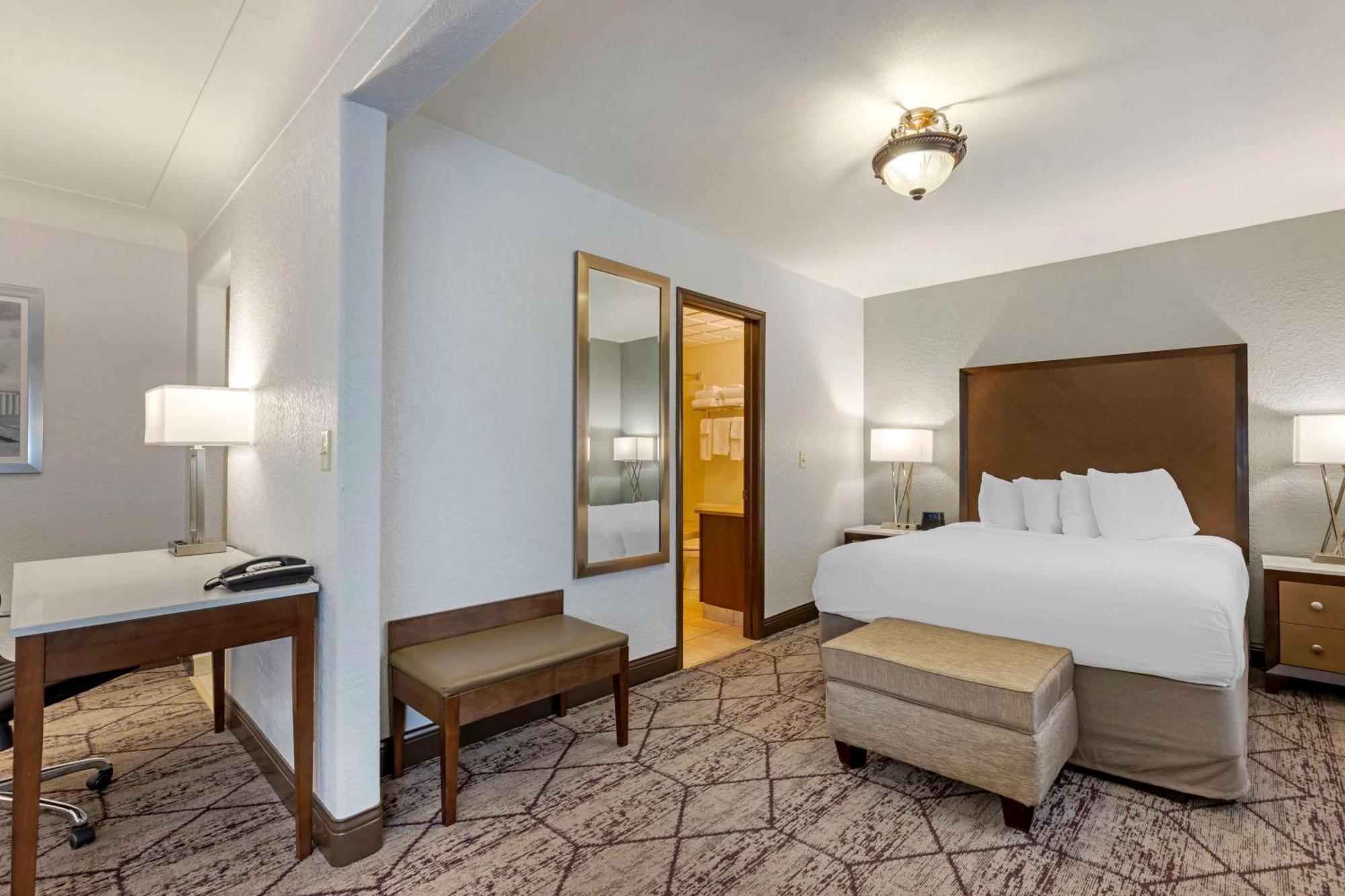 Best Western Plus Longbranch Hotel & Convention Center Cedar Rapids Dış mekan fotoğraf